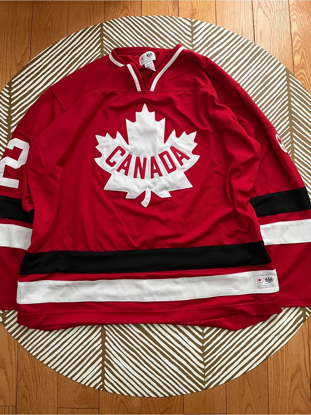Hudson’s Bay Company 2012 Team Canada ‘12’ Jersey (XXL)